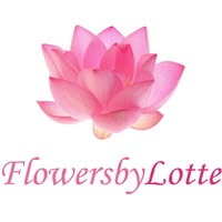 Flowers by Lotte.